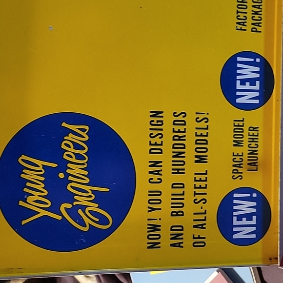 Vintage Erector Set with Original Metal Box - Picture 7 of 12